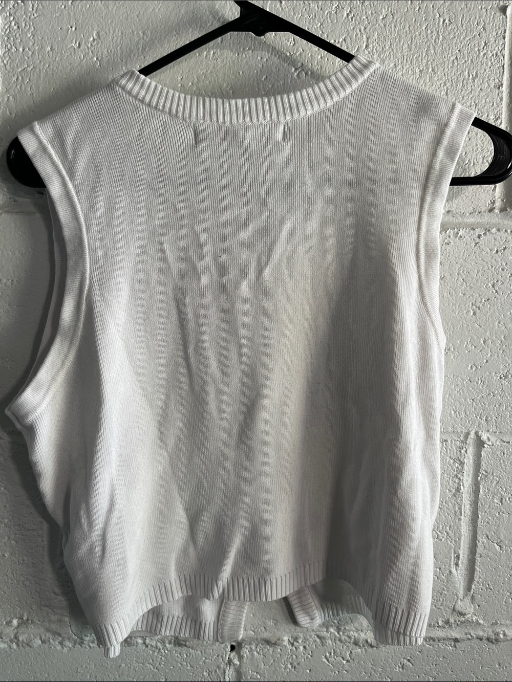 Madden Girl White Sleeveless Button-Up Sweater Vest- Large - Picture 2 of 4